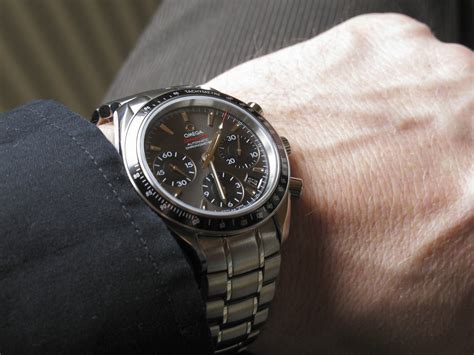 There's very little info out there about this watch. Omega Speedmaster 323.30.40.40.06.001 ähm ja, es nimmt ...