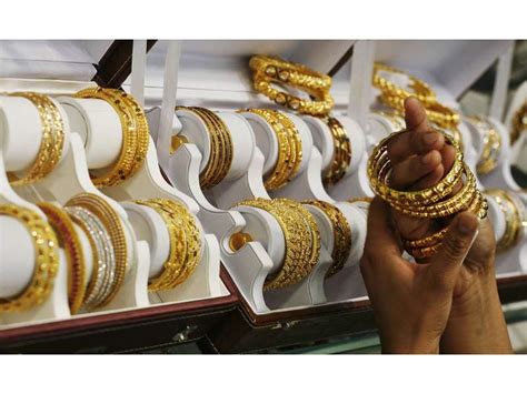 Gold prices in hyderabad depend on many factors, not just hyderabad but every single city, on the same factors. Today Per Tola Gold Rate in Pakistan 22 October 2020 ...