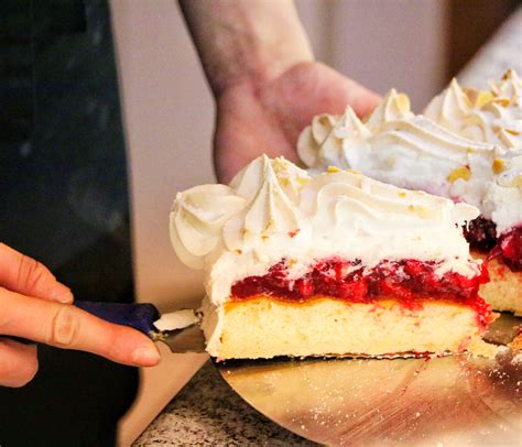 Kein wunder, mit bunt und schokolade kann man wohl nichts falsch machen. Cafe & Konditorei Schlosser - Frühstück, Kaffee und Kuchen ...