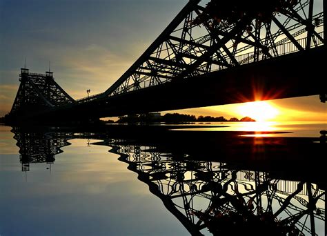 It connects the city districts of blasewitz and loschwitz, two affluent residential areas, which around 1900 were amongst the most expensive in europe. Blaues Wunder, Loschwitzer Brücke- Dresden | LUMIX Experience