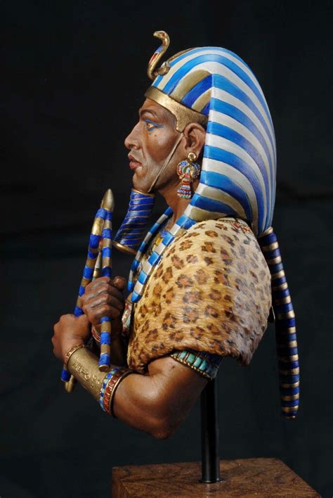 Cela tient au fait que son règne est exceptionnel dans l'histoire de l'egypte ancienne mais, qu'à sa mort, cette exception a disparu avec lui. NEWS ALEXANDROS MODELS AKHENATON PHARAON D'EGYPTE ...