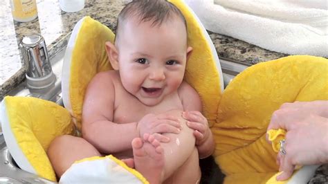 When choosing bath toys, you want ones that actually challenge them, engage them, and hone their motor skills. Blooming Baby Baby Bath - YouTube