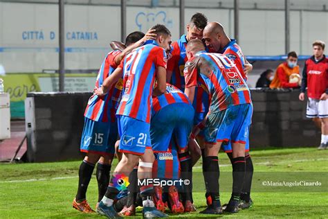 Hier findest du alle termine und ergebnisse zu diesem team. Calcio, Catania: terza vittoria esterna contro l'Avellino.