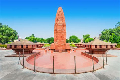 In der nähe des goldenen tempels in amritsar liegt jallianwala bagh. Jallianwala Bagh Memorial Stock Photo - Download Image Now ...