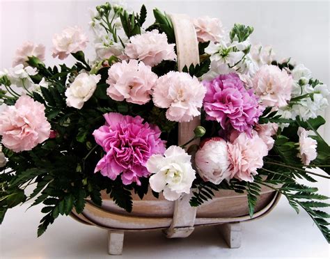 If our customers would like to request a more specific delivery slot for their flower delivery, please contact us and we will try our best to arrange the best delivery time for you. Celebrate Mother's Day with carnations - Flower Press