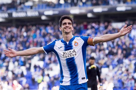 Gerard moreno, con otro gol, se erige en el mejor jugador de un equipo que vuelve a escuchar hoy el espanyol ha salido con una cara diferente con la que ganó la semana pasada contra el girona en. @Espanyol Gerard #Moreno #RCDE #EspanyolOsasuna # ...