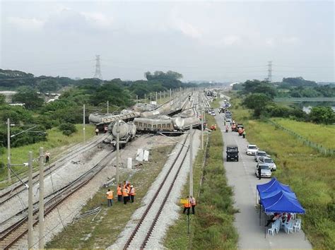 Berita antarabangsa pilihan sepanjang hari ini antara pelbagai berita luar negara yang disiarkan di astro awani, berikut adalah antara yang paling menjadi tumpuan sepanjang hari ini. SAJE SUKA-SUKA: Gerabak train macam tin kemek je