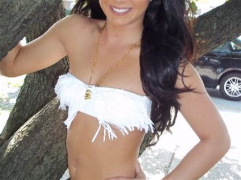Wenn sie erfahrungen mit diesem unternehmen gesammelt haben, teilen sie diese hier mit anderen seitenbesuchern. Orland Park Hooters Waitress Going for International Title ...
