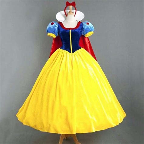 Un choix unique de cape blanche disponible dans notre magasin. Costume blanche neige robe avec cape - deguisement femme ...