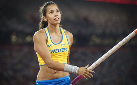 Sverige ligger på sjunde plats halvvägs in i tävlingen. Angelica Bengtsson: "Du måste vara modig för att hoppa ...