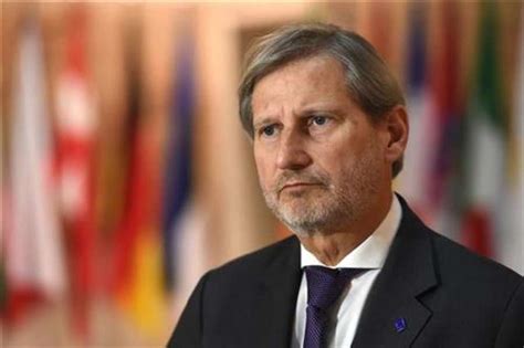 Johannes hahn (born 2 december 1957) is an austrian politician who has served as european commissioner for budget and administration since 1 december 2019. Johannes Hahn: I shqetësuar për lëndimet e njerëzve dhe ...