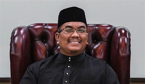 Kedah menteri besar muhammad sanusi md nor announced yesterday that there would be no public holiday in conjunction with. Macai PH fitnah lagi, Honda Accord untuk ketua jabatan ...