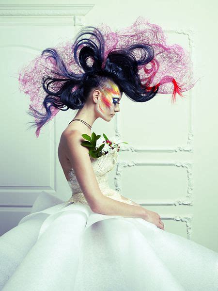 Alternative hair show dmitry vinokurov лондон 2010. Lady with avant-garde hair | Avant garde hair, Artistic ...