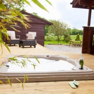 Yorkshire cabins with hot tubs. Yorkshire Dales - Log Cabins with Hot Tubs