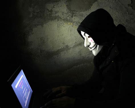 Anonymous originated in 2003 on the imageboard 4chan representing the concept of many online and offline community users simultaneously existing as an anarchic. Les Anonymous révèlent près de 9200 comptes Twitter liés à ...