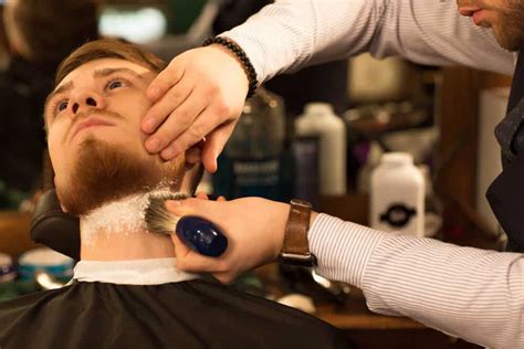 For most people, this doesn't apply. Goatee Neckline: Where And How To Trim Under Chin