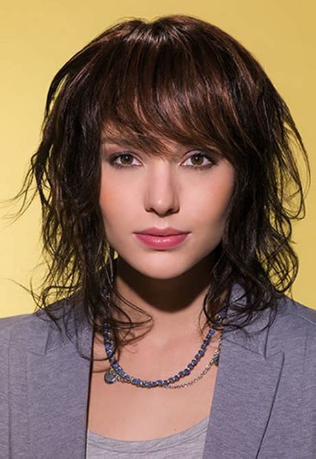 Coupe de cheveux mi long dégradé effilé