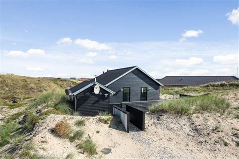 Schnell zum dänemark haus am meer zurückgelaufen, vergessenes eingepackt und innerhalb weniger minuten sind sie wieder am strand. Tolles Haus mit drei Badezimmer. Das Haus liegt auf einer ...