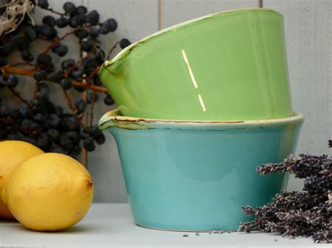 Diese schale bietet reichlich platz zum zubereiten von einer größeren menge matcha, die sich durch den ausguss leicht und stilvoll auf mehrere schalen portionieren lässt. Bianco-Schale mit Ausguß | Shop Staudengärten Bornhöved