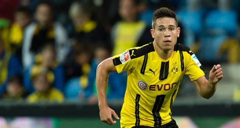 Raphaël guerreiro previous match for borussia dortmund was against eintracht braunschweig in germany cup, and the match ended with result 0:2 (borussia dortmund won the match). El nuevo rol de Raphael Guerreiro - Rectángulo Verde