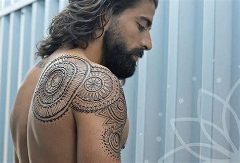 If the tattoo is on your hands, cover the henna in a latex glove. 'Menna' Trend Sees Men Wearing Intricate Henna Tattoos ...