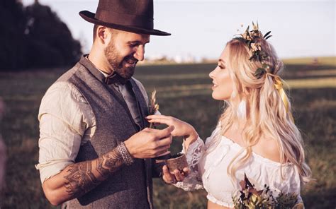 Viele boho hochzeiten finden im freien statt und jede bohemian style hochzeit ist so individuell wie das brautpaar selbst. Boho-Hochzeit: Deko, Kleider und Planung