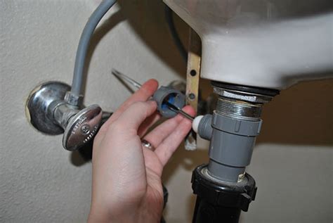Grab the edge of the nut firmly with your fingers. How To Replace Or Maintain A Sink Pop Up Drain Assembly