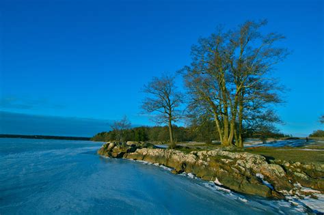 Goda uthyrningsmöjligheter ger möjlighet till att delfinansiera sitt boende. Bild: Isen har lagt sig i Kungshamn-Morga - Utsidan