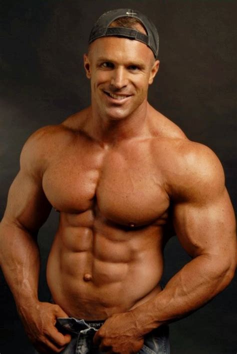 You're also a very powerful bodybuilder. the beauty of male muscle: Con