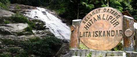 Nama air terjun tumpahan air terjun ini memiliki ketinggian ± 11 m. Air Terjun Lata Iskandar Yang Terbit Dari Pergunungan ...