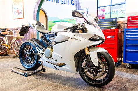 Complete exhaust termignoni racing carbon ducati panigale 1199 s 2014 14. 2012 White Ducati 1199 Panigale - USACAN Sales