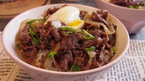At places like yoshinoya you can buy a bowl of gyudon in japan for as little as two dollars, but made at home this recipe is cheap to make and nearly foolproof. Daging Teriyaki Yoshinoya / Yoshinoya Sells Frozen Beef ...