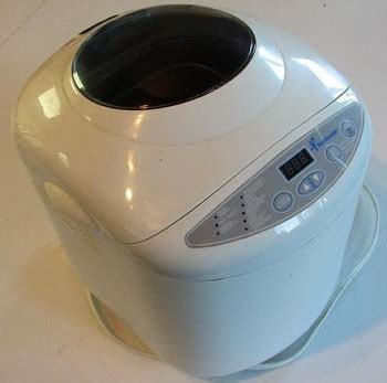 We highly recommend you visit this toastmaster bread machine review and tips site for complete details on all of the models. Toastmaster Automatic Bread Maker Machine To Buy In 2020 ...