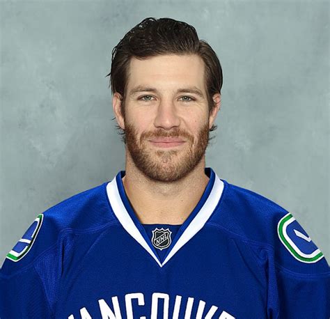 Indeed, while all eyes are on the comedian who delivered a rather flamboyant speech, it is the former number 8 of the montreal canadiens, as well as former husband of celebrity maripier morin, brandon prust, who has garnered a lot of attention with a story on his instagram account. Brandon Prust trouve une façon de faire payer ses « haters