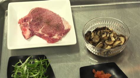 See full list on www.foodnetwork.com How to Make Pork Chops in a Conventional Oven : Recipes ...