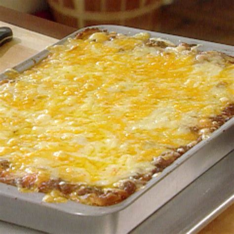 Prep time is about 20 minutes and cooking time is 20 minutes at 350 °f. The Lady and Sons Lasagna By Paula Deen | Food network ...