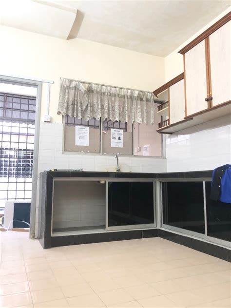 Some of the best rooms in petaling jaya near the curve include empire damansara homes by cities homes malaysia, empire damansara studio by cities homes malaysia and empire damansara loft by cities. Limited Only! SS2 PETALING JAYA - Room for Rent ...