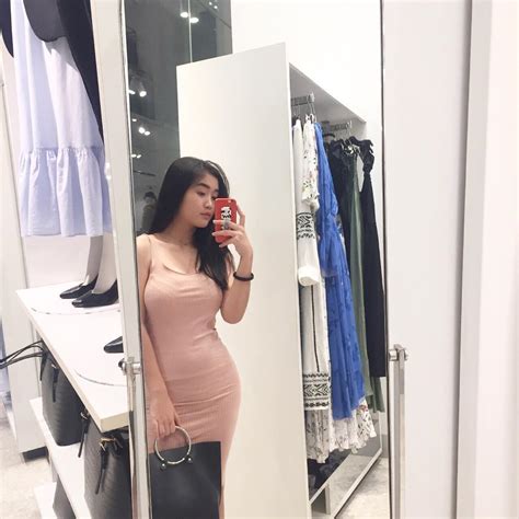 Selebgram cantik berikut ini beberapa waktu lalu ikut dalam memperagakan busana lekat di hati di london. 50+ Cewek cantik (selebgram) dengan body yang bikin ngiler setiap lelaki (anastasya khosasih ...