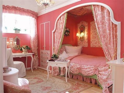 You can choose a focal wall in the bedroom and decorate it with floral patterned wallpaper. 15 Beautiful and Unique Bedroom Designs for Girls ...