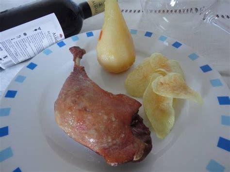 El confit de pato (en francés confit de canard) es un plato francés hecho con la pierna del pato. Confit de pato con peras | Receta (con imágenes) | Recetas ...