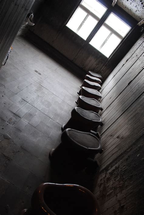 Nel gennaio 1945, quando la sconfitta della germania era ormai vicina, ci portarono a buchenwald. Campo di concentrazione di Sachsenhausen | Cosa vedere a ...