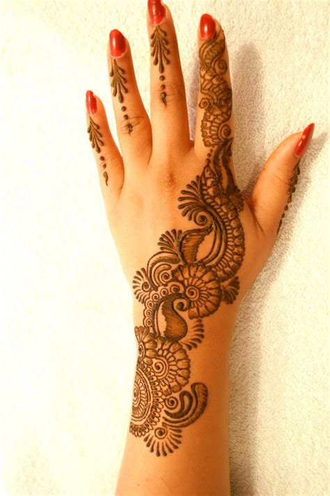 Only the finest quality henna made fresh for each event. Hire Henna Tattoo by Suchi - Henna Tattoo Artist in ...