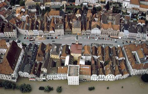 Fast ein jahr waren soldaten des panzerbataillon 14 im einsatz bei der bezirkshauptmannschaft wels land. Steyr Altstadt mit Hochwasser | Oberösterreich ...