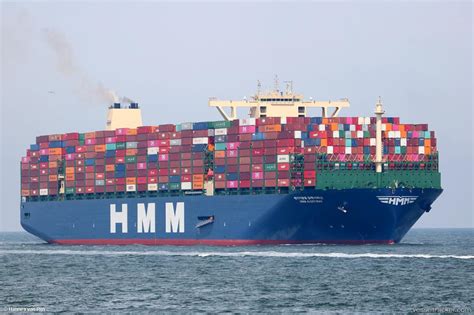 They are the largest container ships in the world, surpassing the previous gülsün class (23,756 teu). HMM ALGECIRAS Vessel photos for HannesvanRijn ...