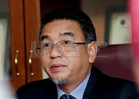 Mohd rizal abdul razak, melaka campus director; Melaka chief minister dismisses island negotiation claim ...