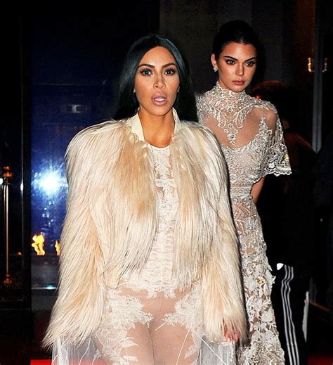 5 ft 2½ in or 159 cm. Kim Kardashian and Kendall Jenner Sexy (51 Photos + 3 GIFs ...