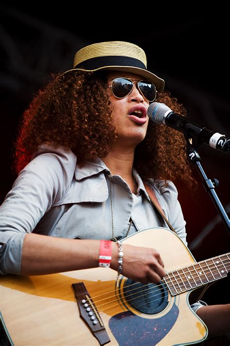 Feeling good / shirma rouse. Foto's: Bevrijdingsfestival Amsterdam / Specials | FOK.nl