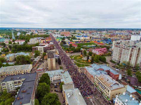 © риа новости, владимир трефилов. Бессмертный полк в Тамбове - Фото с высоты птичьего полета, съемка с квадрокоптера - PilotHub