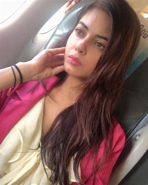 Official page of actress meera chopra. Widih! Sepupu Priyanka Chopra Nemu Cacing saat Makan di ...