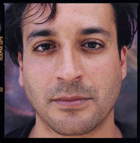 Find the travel option that best suits you. hafid bouazza - Zomergasten - VPRO